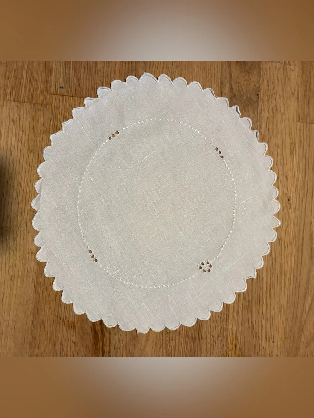 Vintage Classic White Scalloped Linen Doilies.